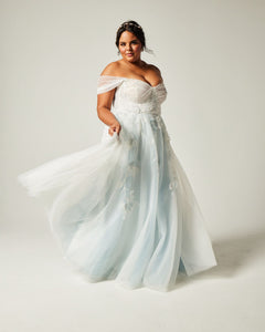 Shop Plus Size Wedding Dresses: Floral, Vintage and Custom Gowns Rebecca Schoneveld Shop Plus Size Wedding Dresses: Floral, Vintage and Custom Gowns Rebecca Schoneveld